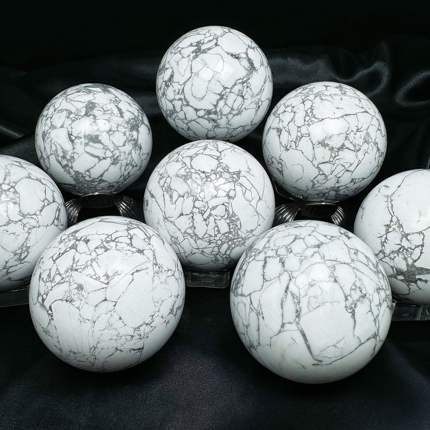 Natural White Turquoise Ball Heal ing Gemstone Home Decor