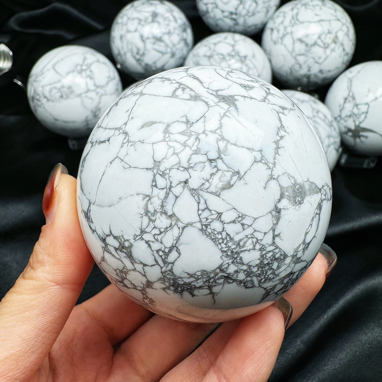 Natural White Turquoise Ball Heal ing Gemstone Home Decor