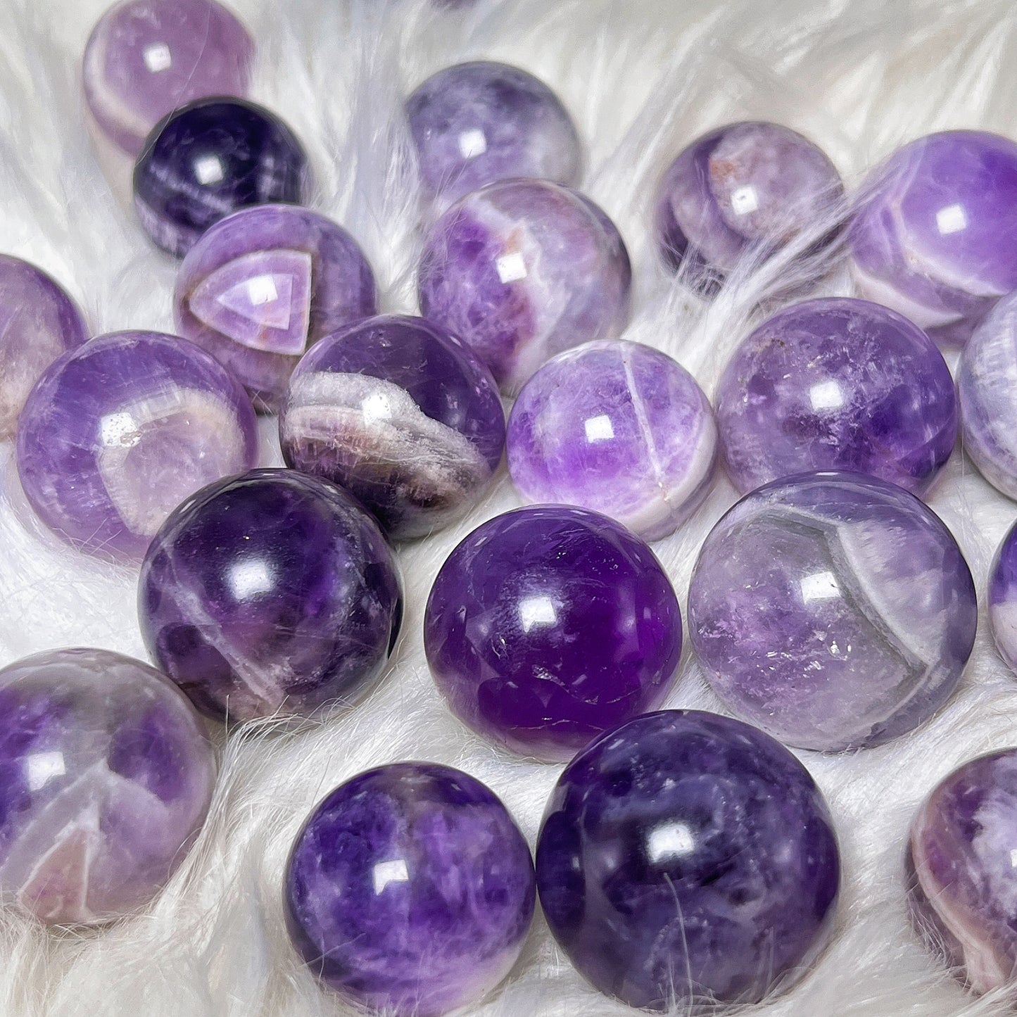Natural Dreamy Purple Ball Heal ing Gemstone Home Decor