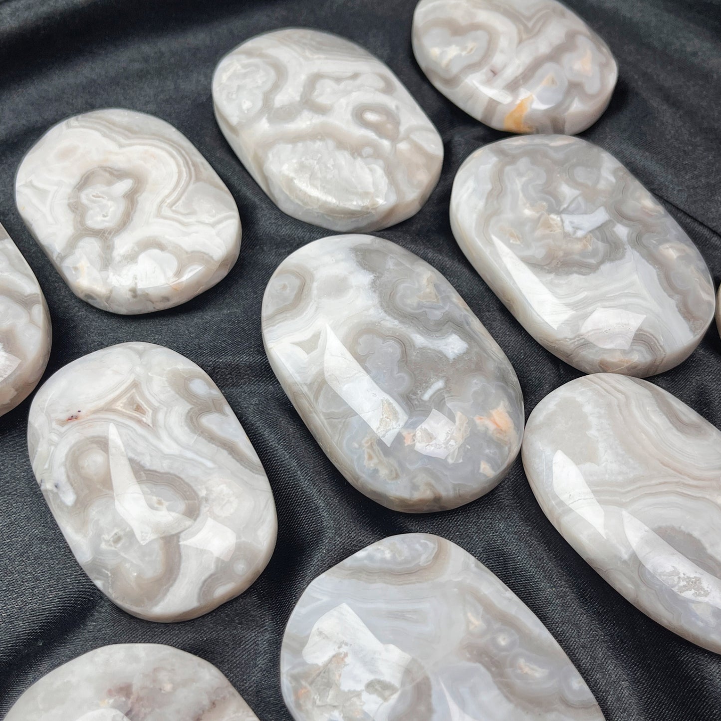 Natural Playing with Persian agate Heal ing Gemstone Home Decor