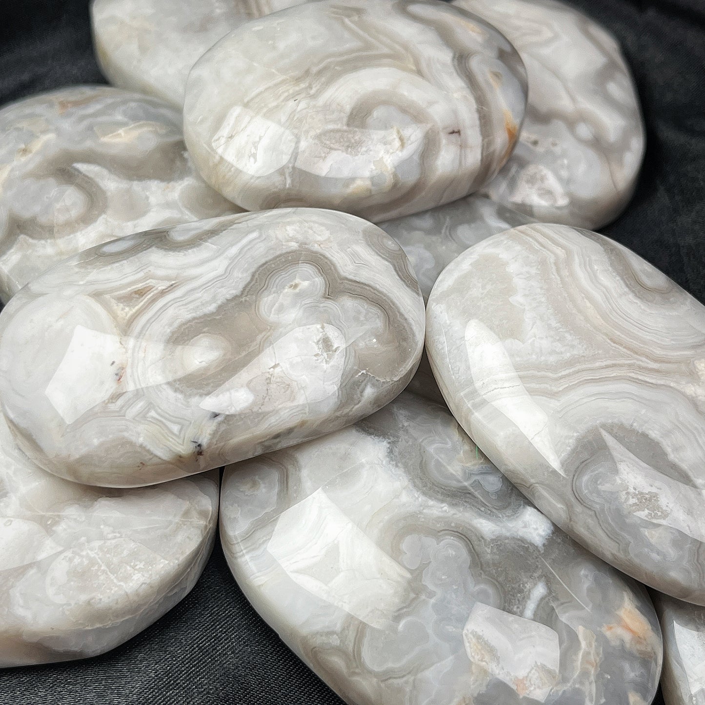Natural Playing with Persian agate Heal ing Gemstone Home Decor