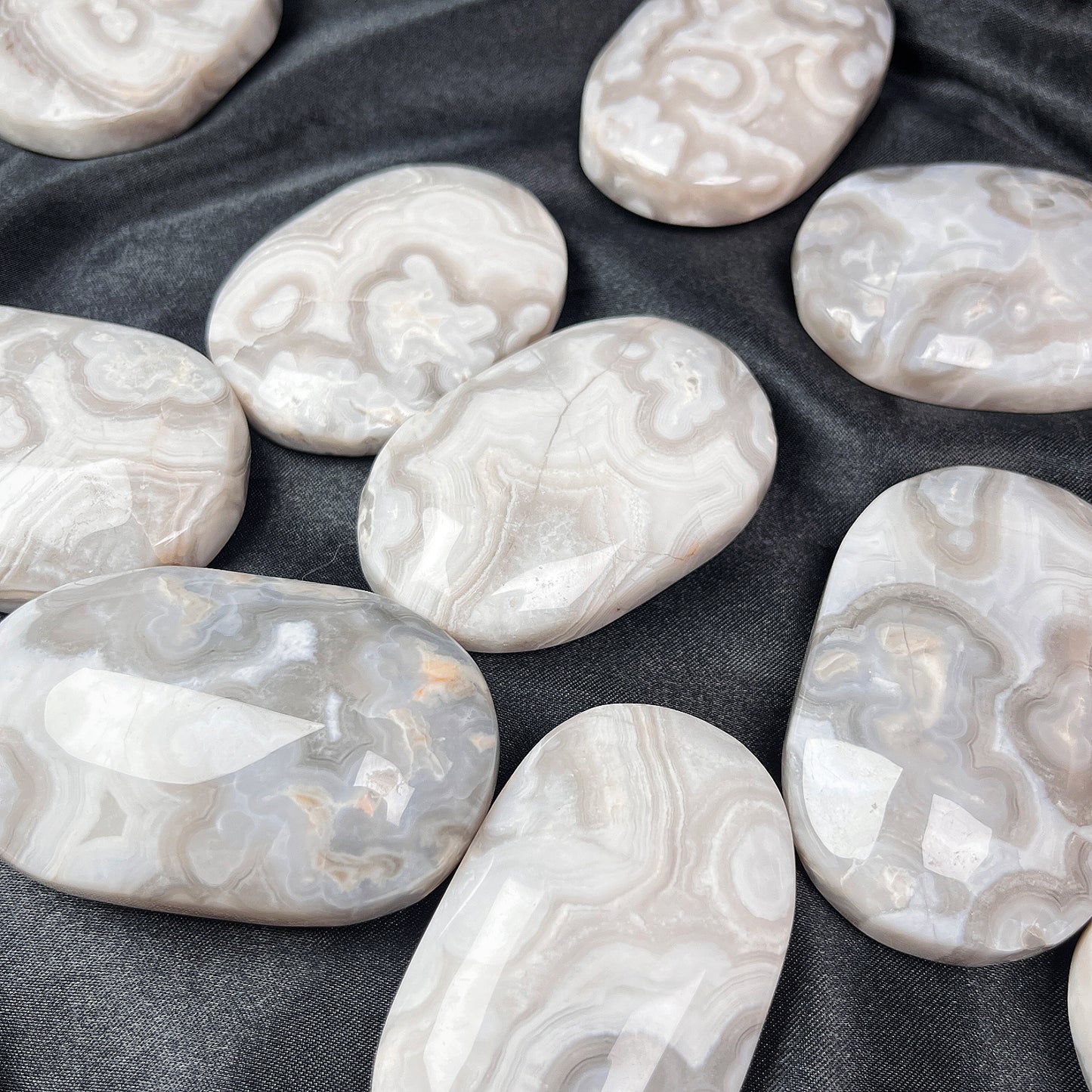 Natural Playing with Persian agate Heal ing Gemstone Home Decor