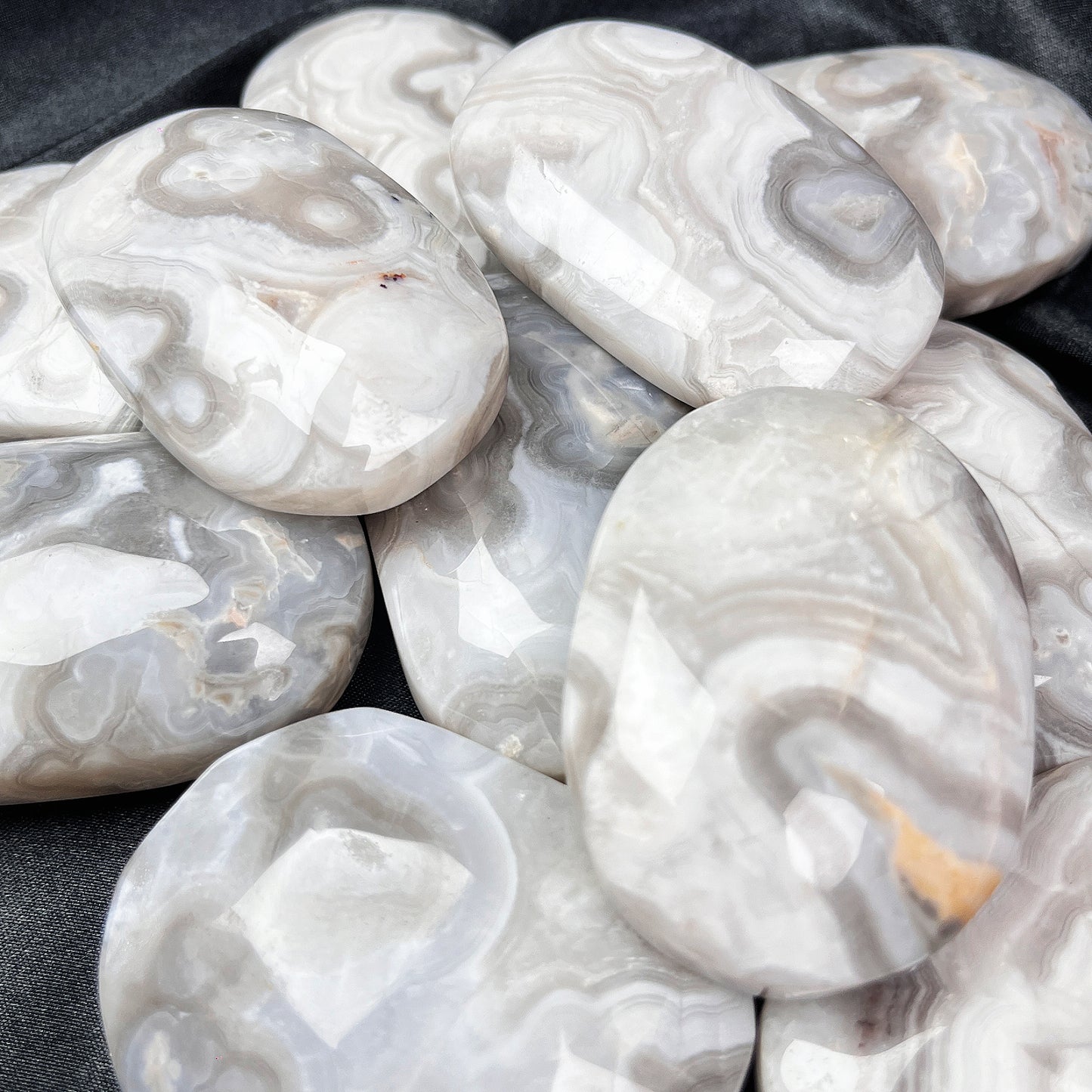 Natural Playing with Persian agate Heal ing Gemstone Home Decor