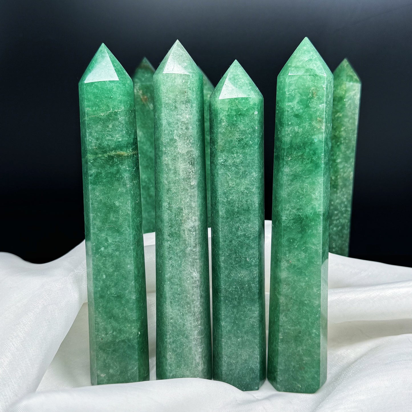 Green strawberry single pointed pillar