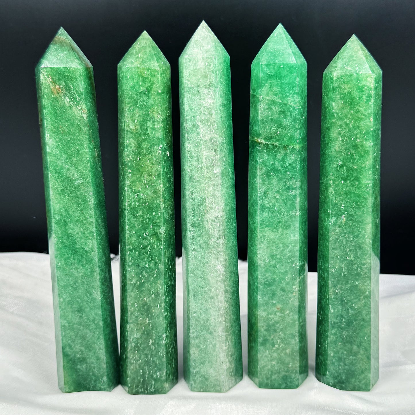 Green strawberry single pointed pillar