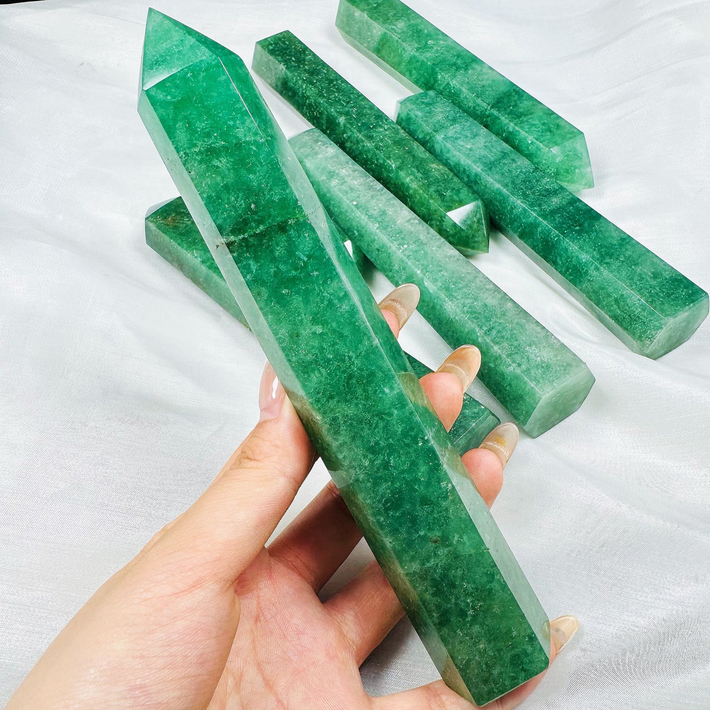 Green strawberry single pointed pillar
