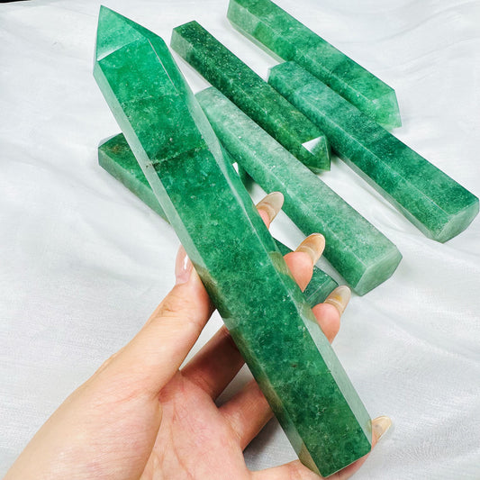 Green strawberry single pointed pillar