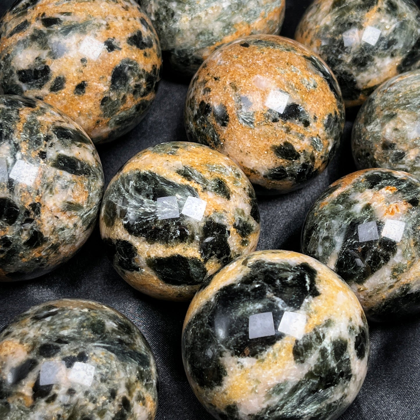 Natural Tiger skin mica ball Heal ing Gemstone Home Decor