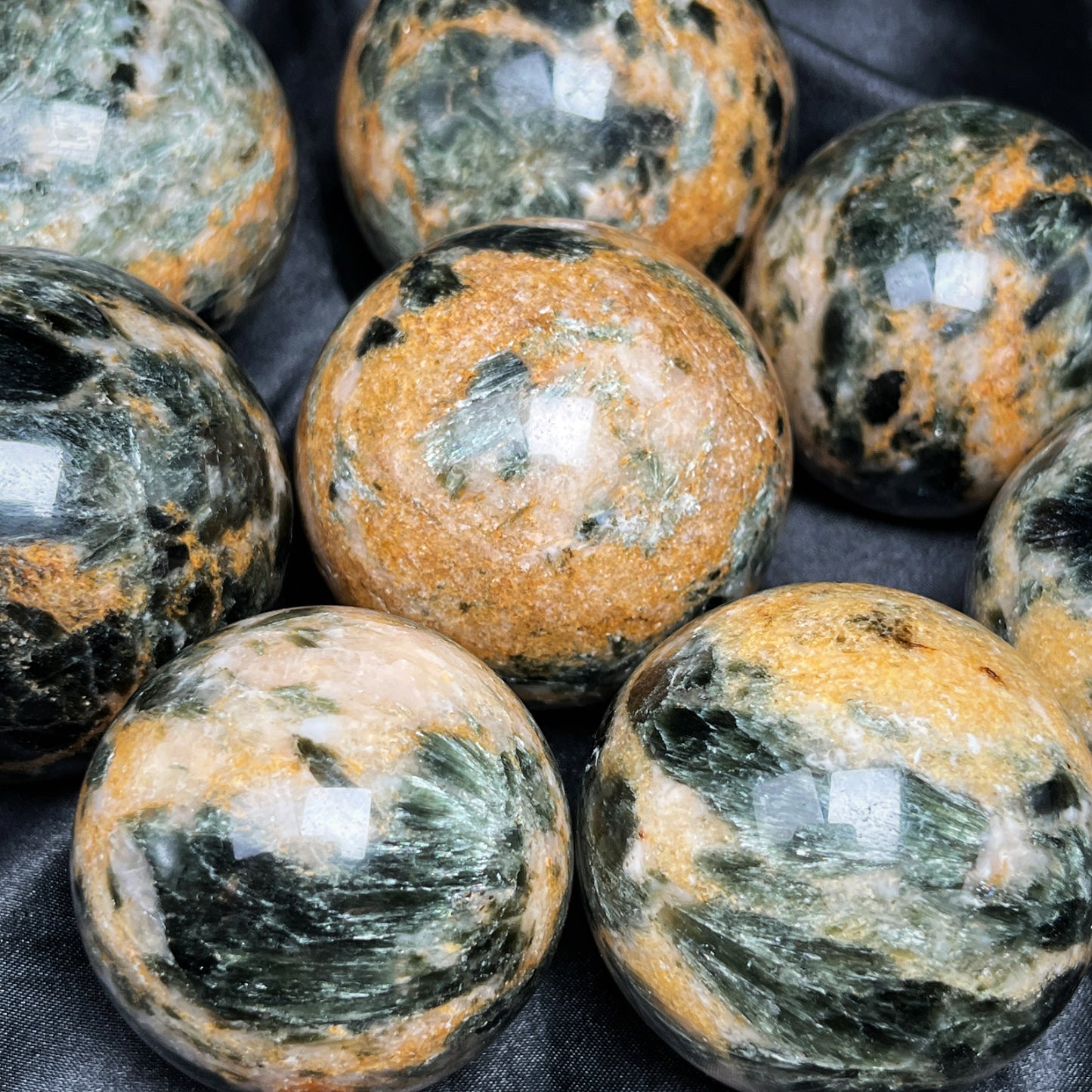 Natural Tiger skin mica ball Heal ing Gemstone Home Decor