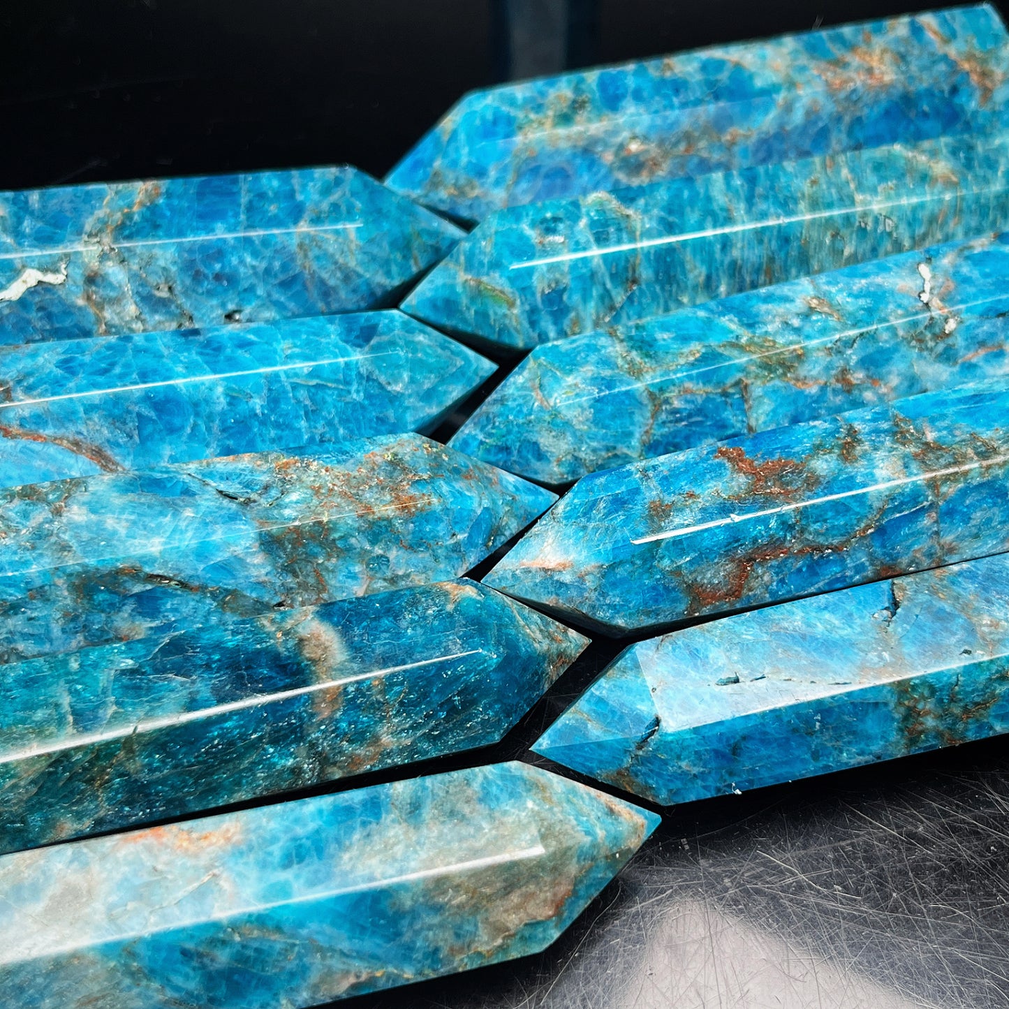 Natural Blue phosphorus glow single pointed column Heal ing Gemstone Home Decor