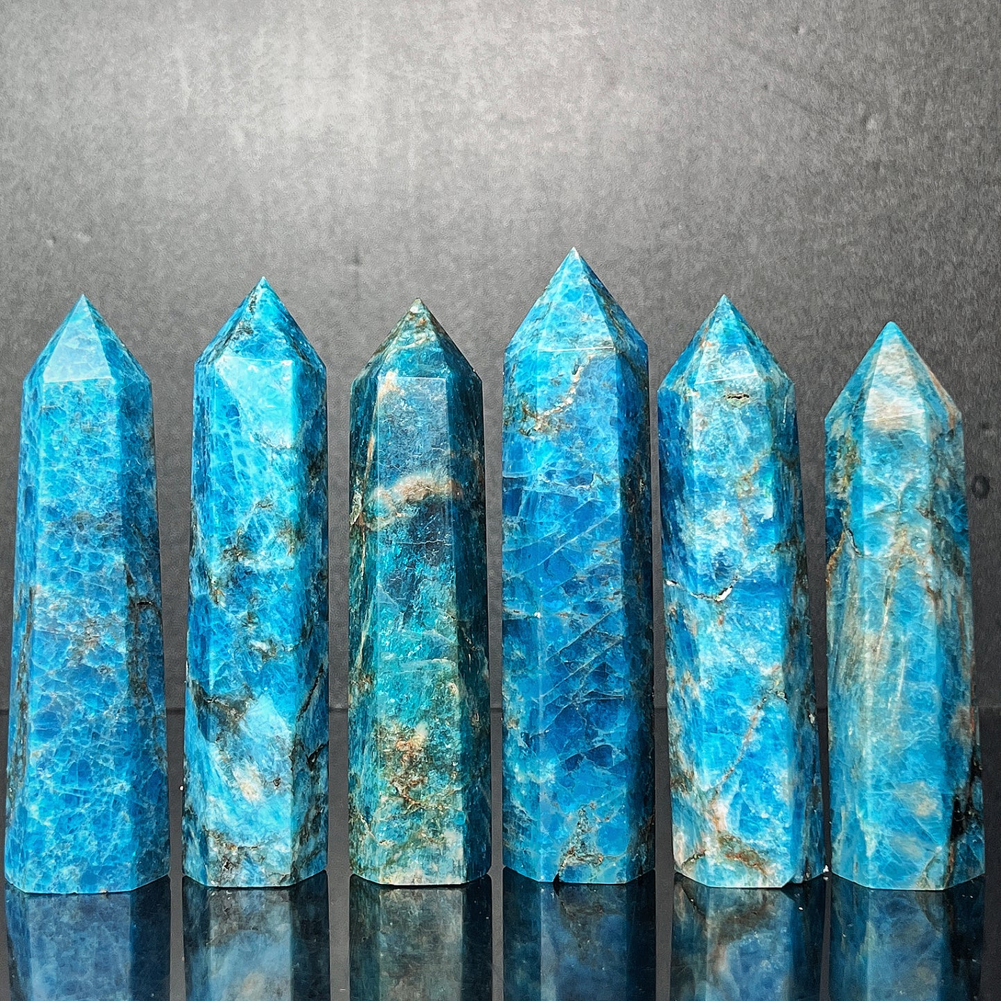 Natural Blue phosphorus glow single pointed column Heal ing Gemstone Home Decor