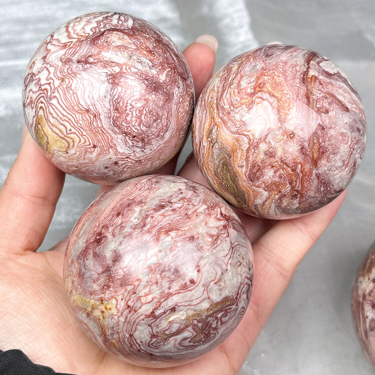 Natural Red patterned Mexican agate ball Heal ing Gemstone Home Decor