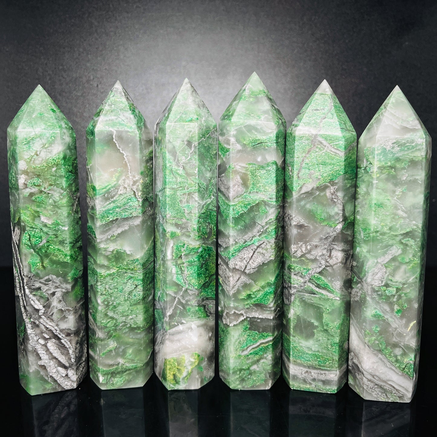 Natural African emerald single pointed pillar Heal ing Gemstone Home Decor