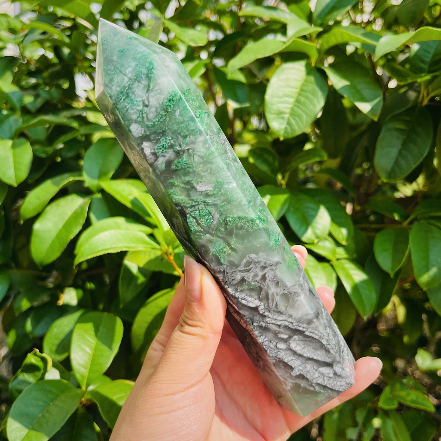 Natural African emerald single pointed pillar Heal ing Gemstone Home Decor