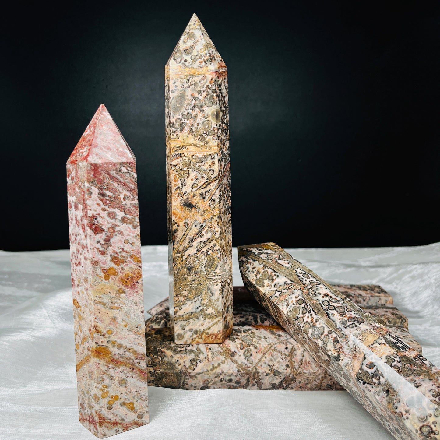 Natural Leopard print single pointed pillar Heal ing Gemstone Home Decor