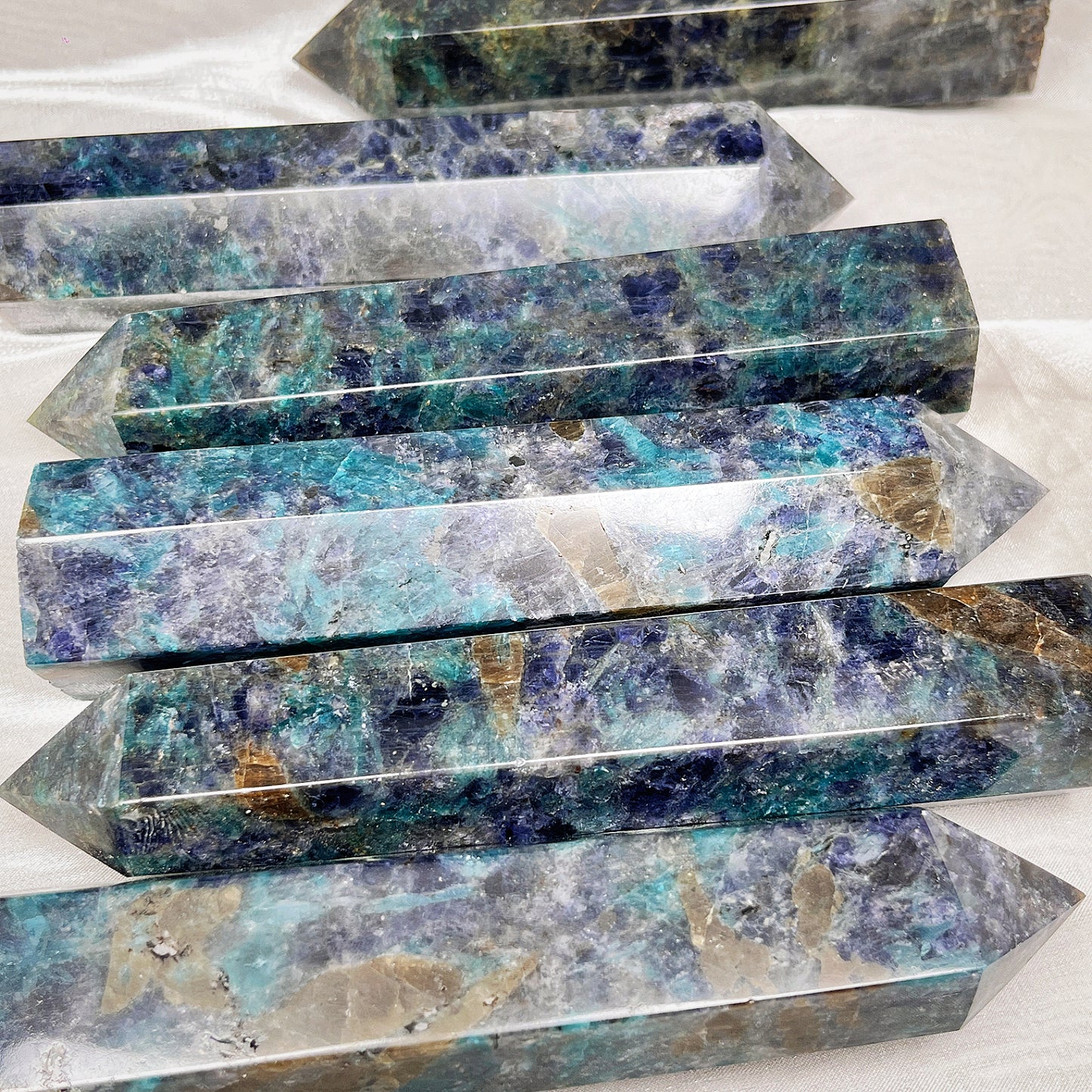 Natural Cordierite single pointed column Heal ing Gemstone Home Decor