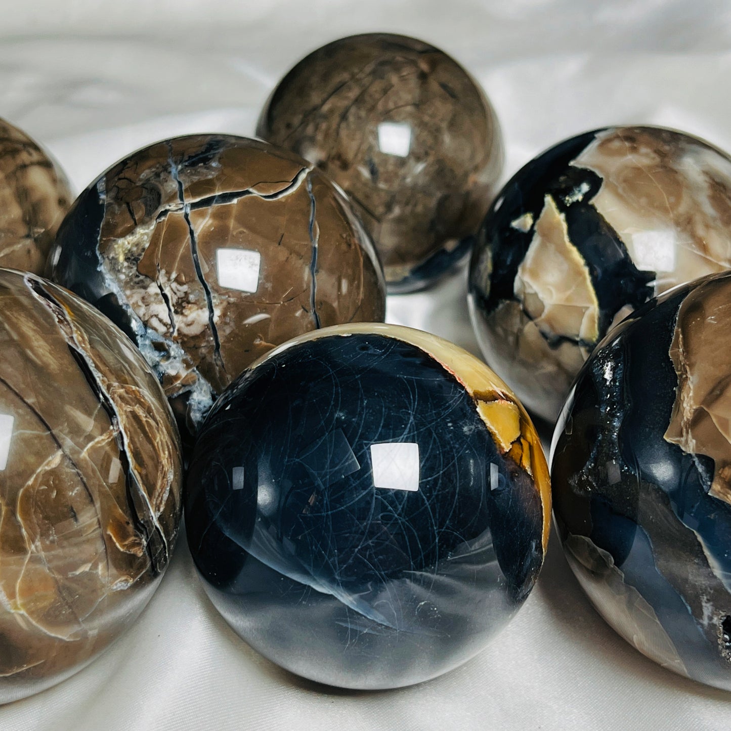 Natural Fluorescent agate ball Healing  Gemstone Home Decor