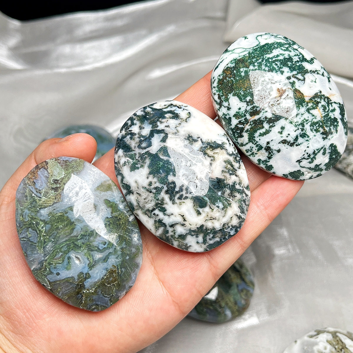 Natural Playing with water grass agate Heal ing Gemstone Home Decor