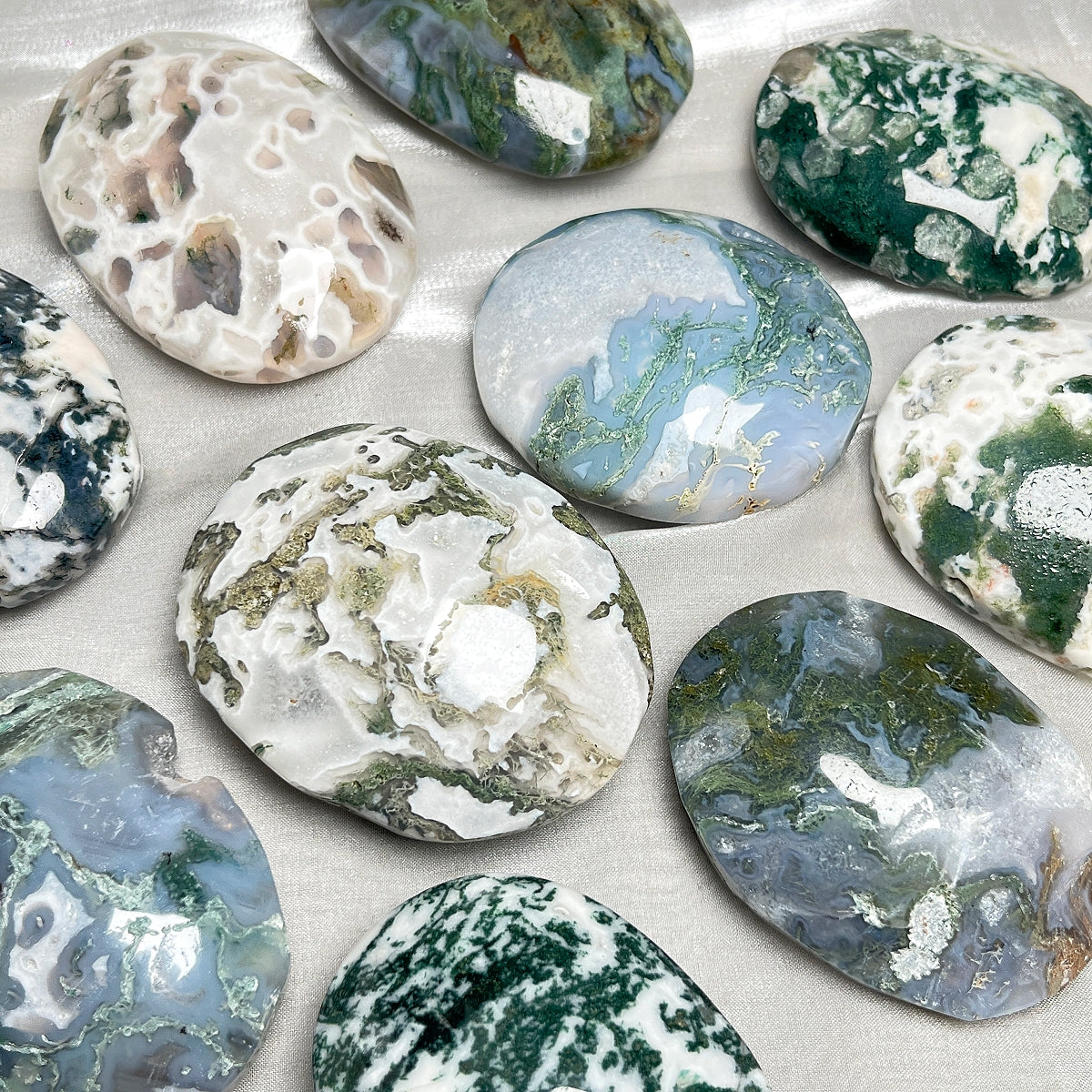 Natural Playing with water grass agate Heal ing Gemstone Home Decor