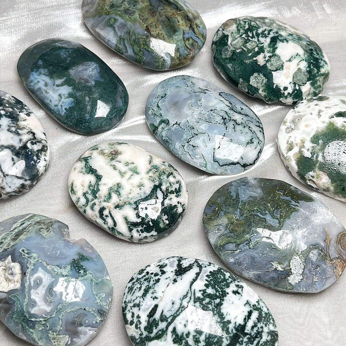 Natural Playing with water grass agate Heal ing Gemstone Home Decor