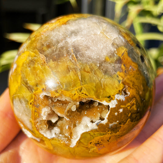 Peterite sphere