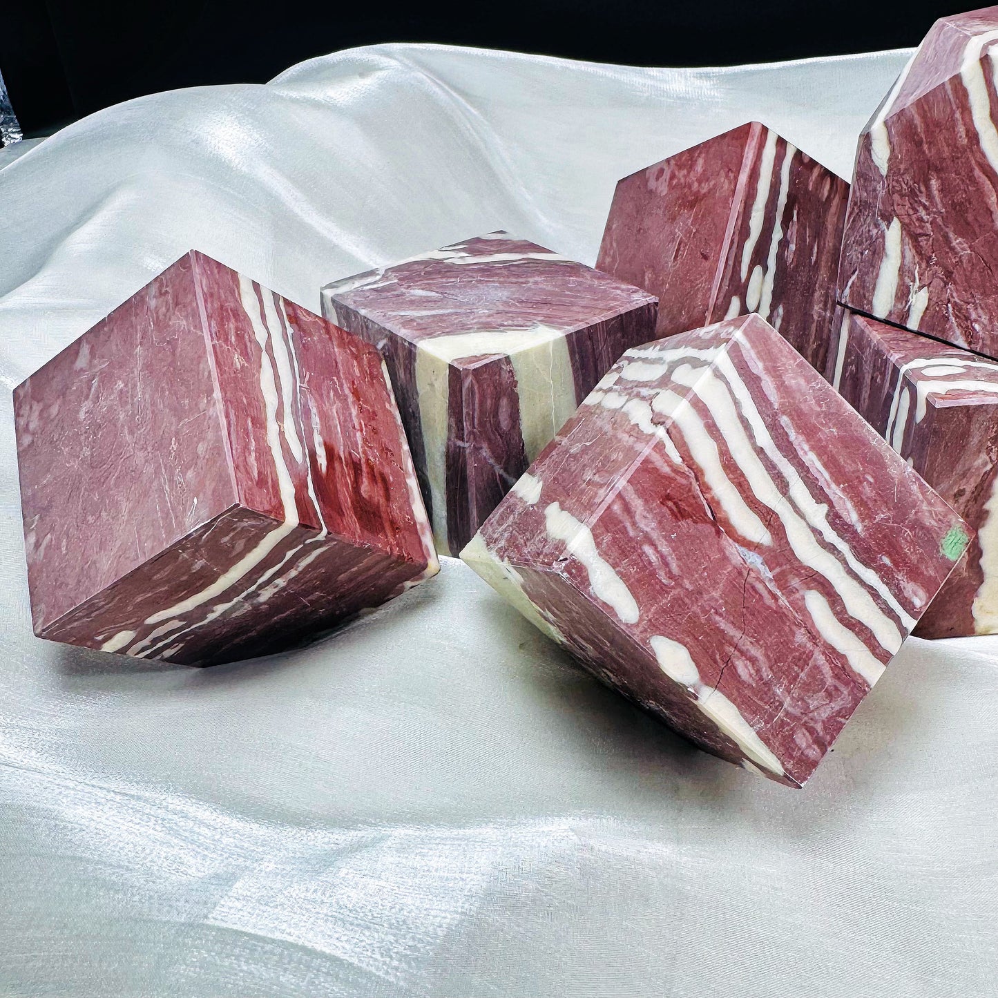 Natural Red Zebra Stone Cube Heal ing Gemstone Home Decor