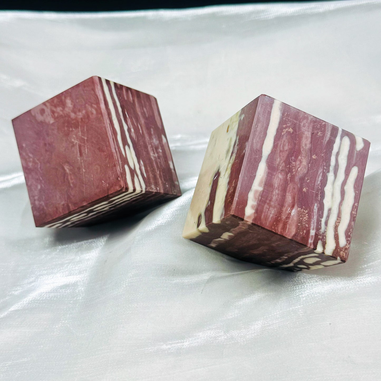 Natural Red Zebra Stone Cube Heal ing Gemstone Home Decor