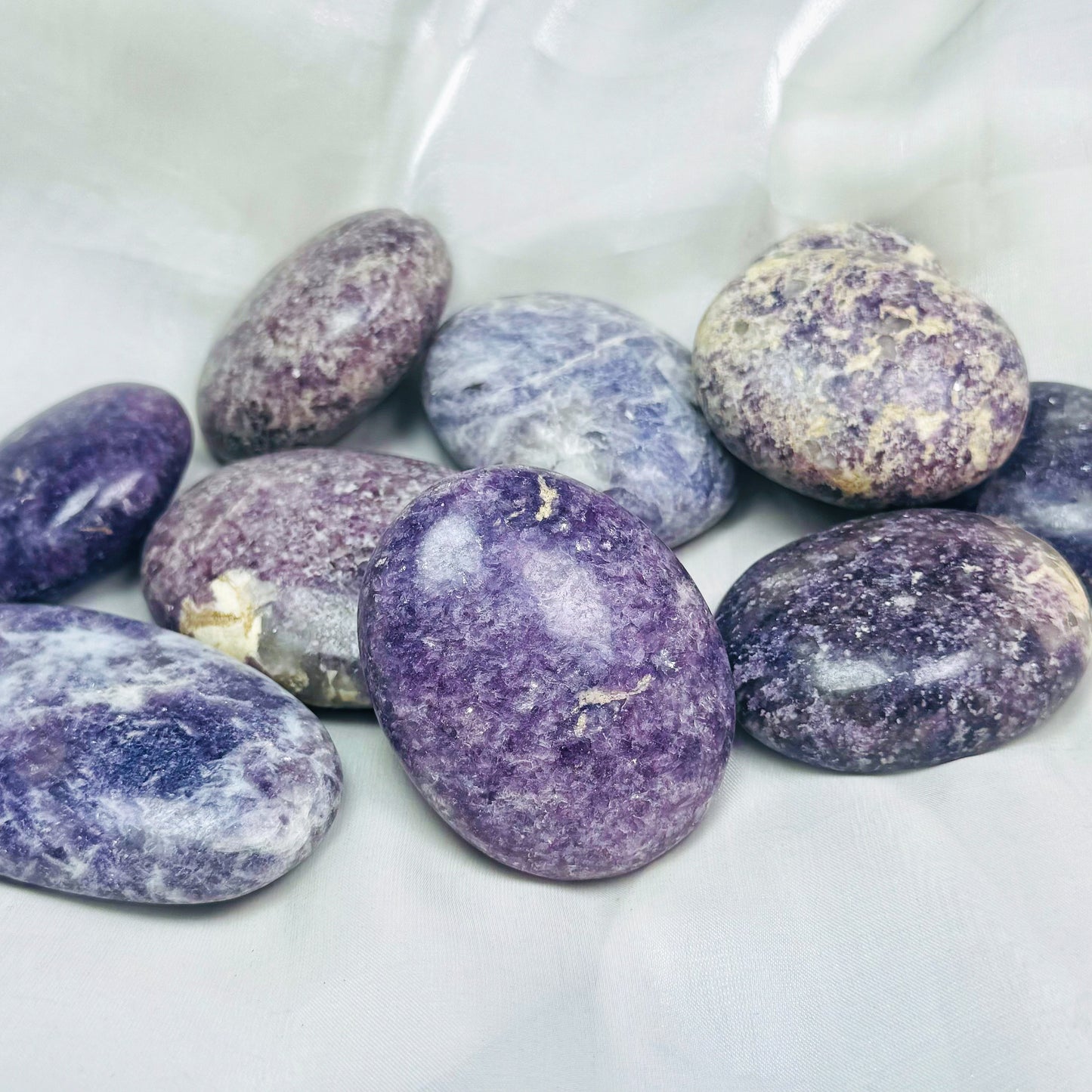 Natural Playing with Zili Yunshi Heal ing Gemstone Home Decor