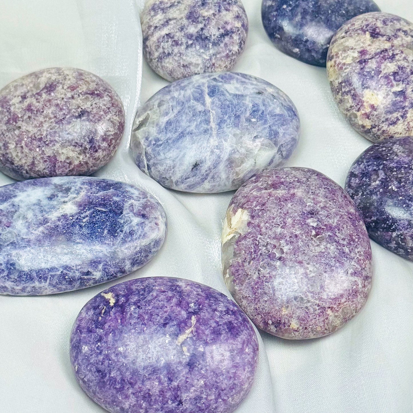 Natural Playing with Zili Yunshi Heal ing Gemstone Home Decor