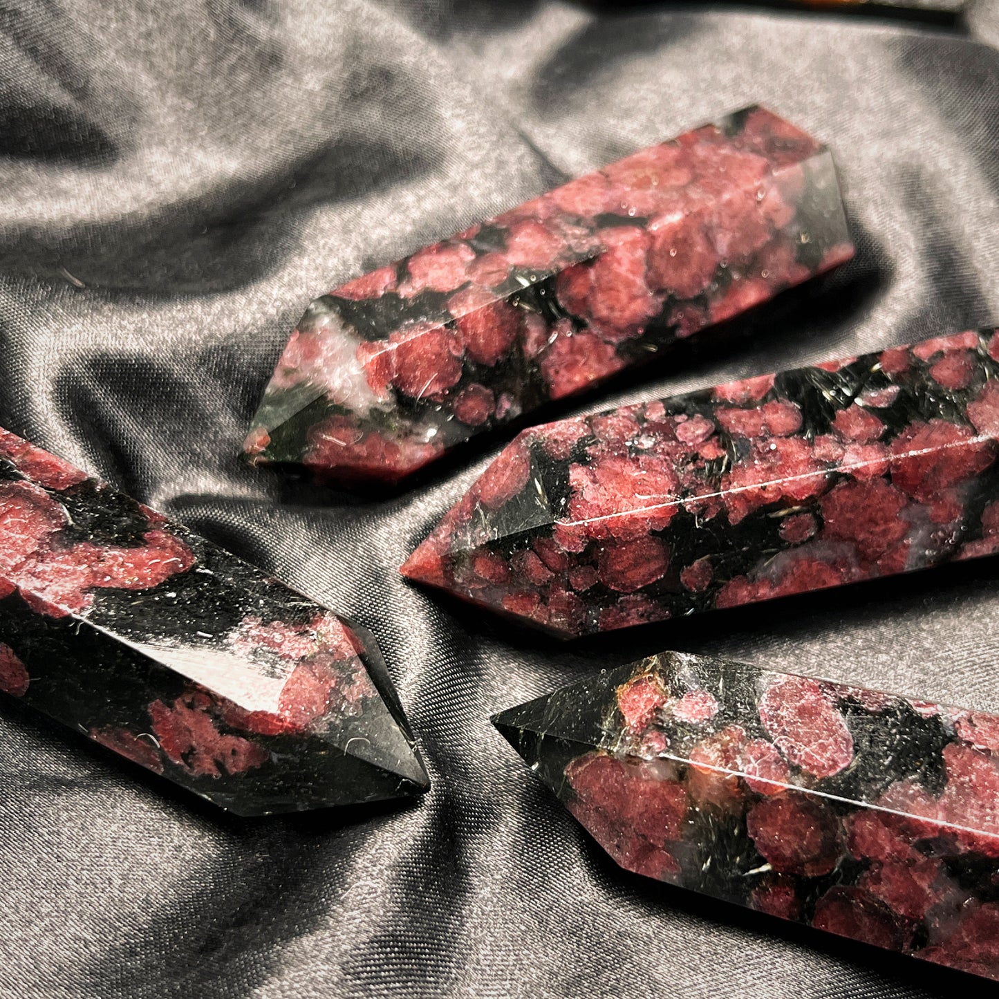 Natural Garnet single pointed pillar Heal ing Gemstone Home Decor