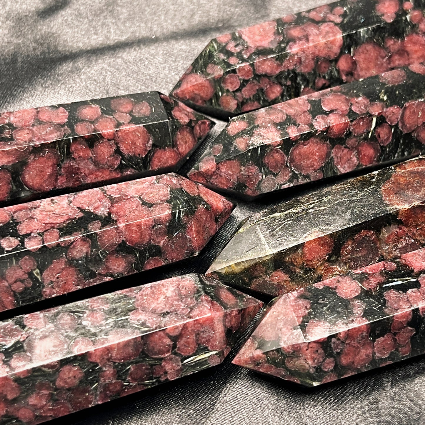 Natural Garnet single pointed pillar Heal ing Gemstone Home Decor
