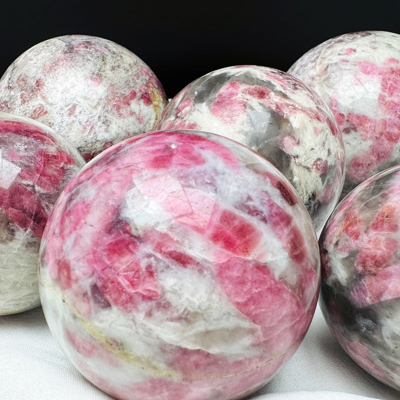 Natural Red tourmaline crystal symbiotic ball Heal ing Gemstone Home Decor