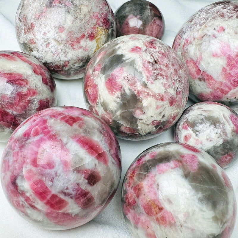 Natural Red tourmaline crystal symbiotic ball Heal ing Gemstone Home Decor