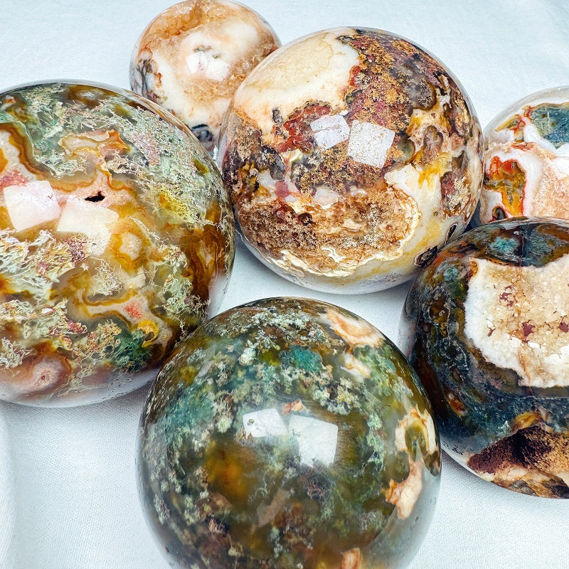 Natural Red water grass agate ball Heal ing Gemstone Home Decor