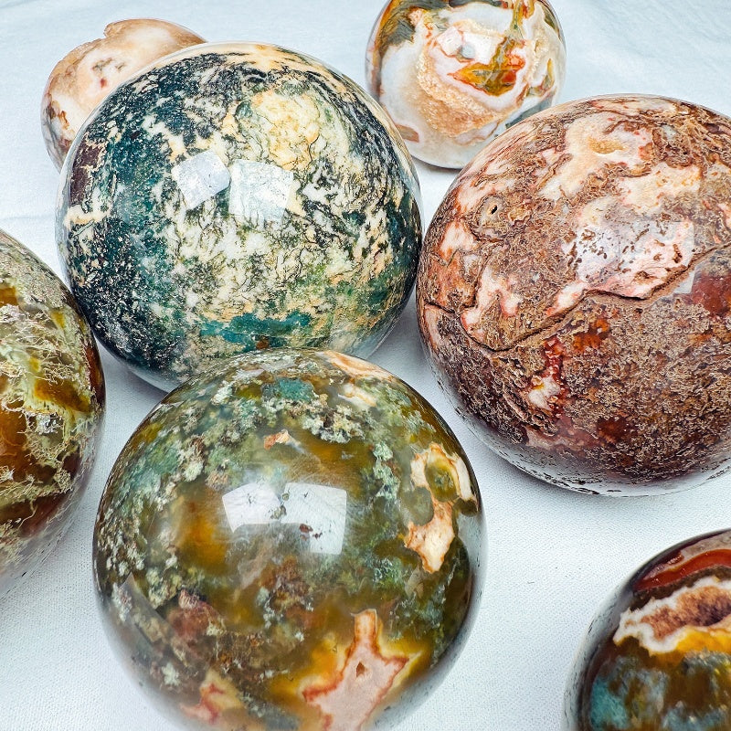 Natural Red water grass agate ball Heal ing Gemstone Home Decor