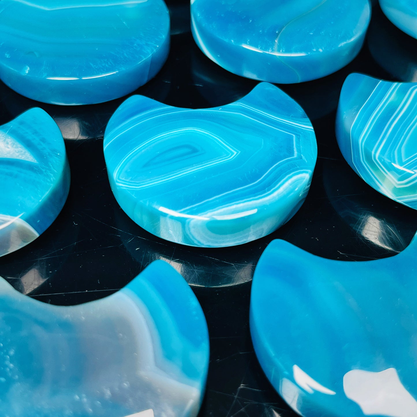 Natural Blue Wrapped Silk Agate Moon Heal ing Gemstone Home Decor
