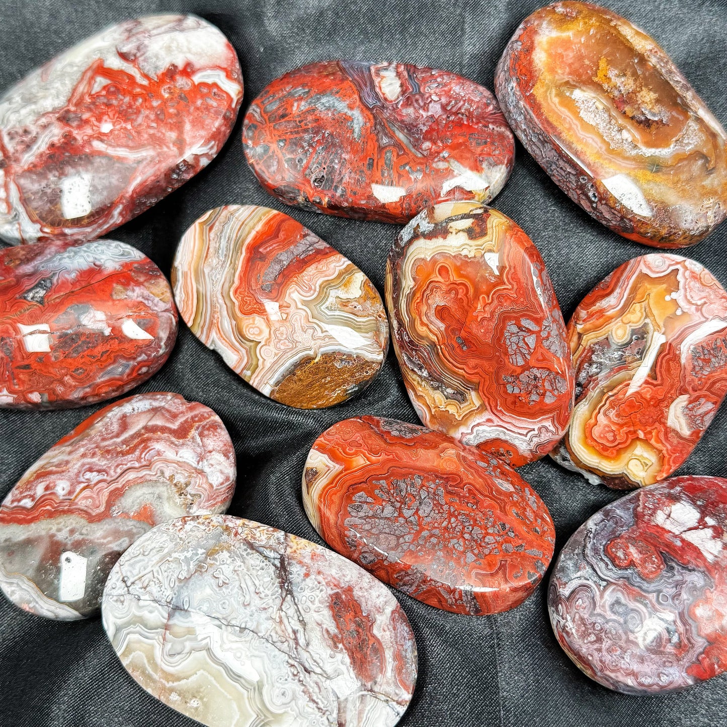 Natural Playing with Red Mexican Agate Heal ing Gemstone Home Decor