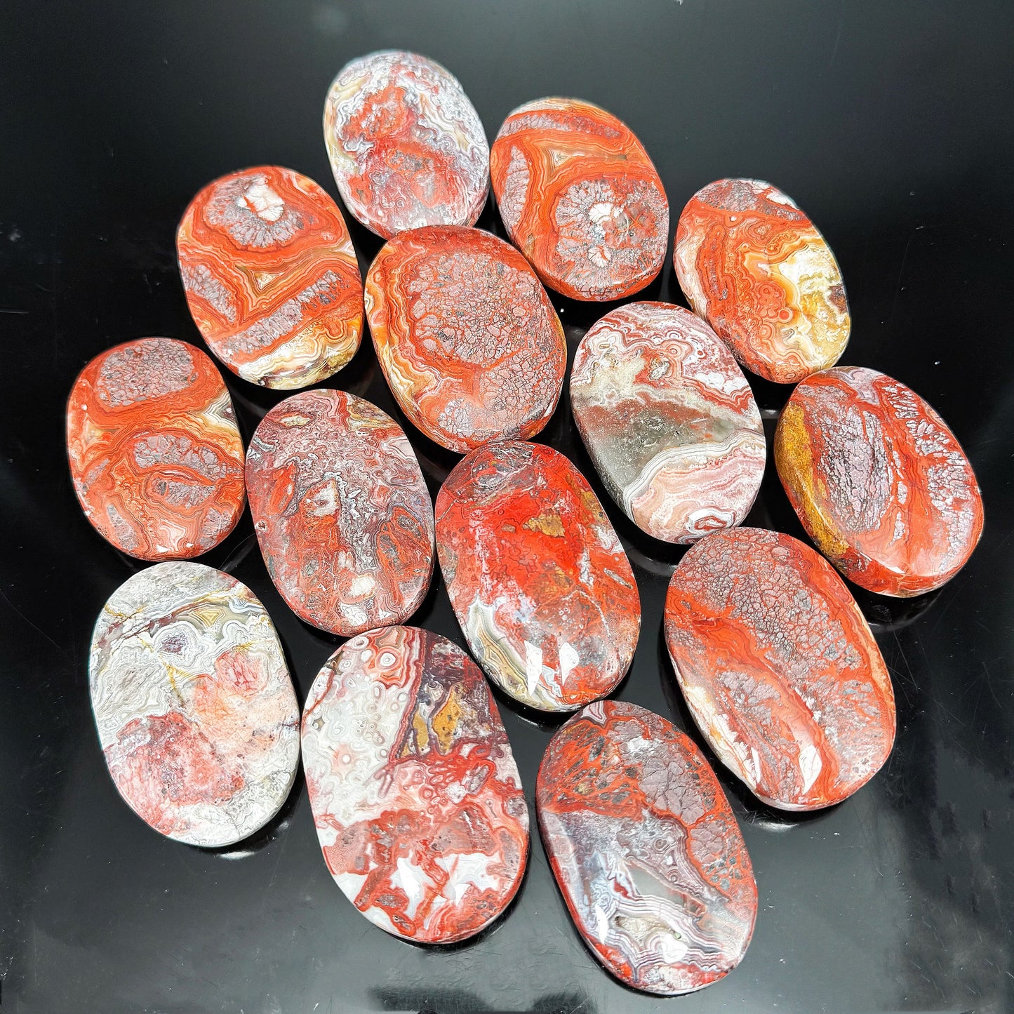 Natural Playing with Red Mexican Agate Heal ing Gemstone Home Decor