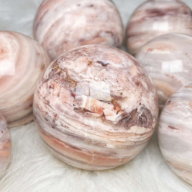 Natural Peach blossom agate ball Heal ing Gemstone Home Decor