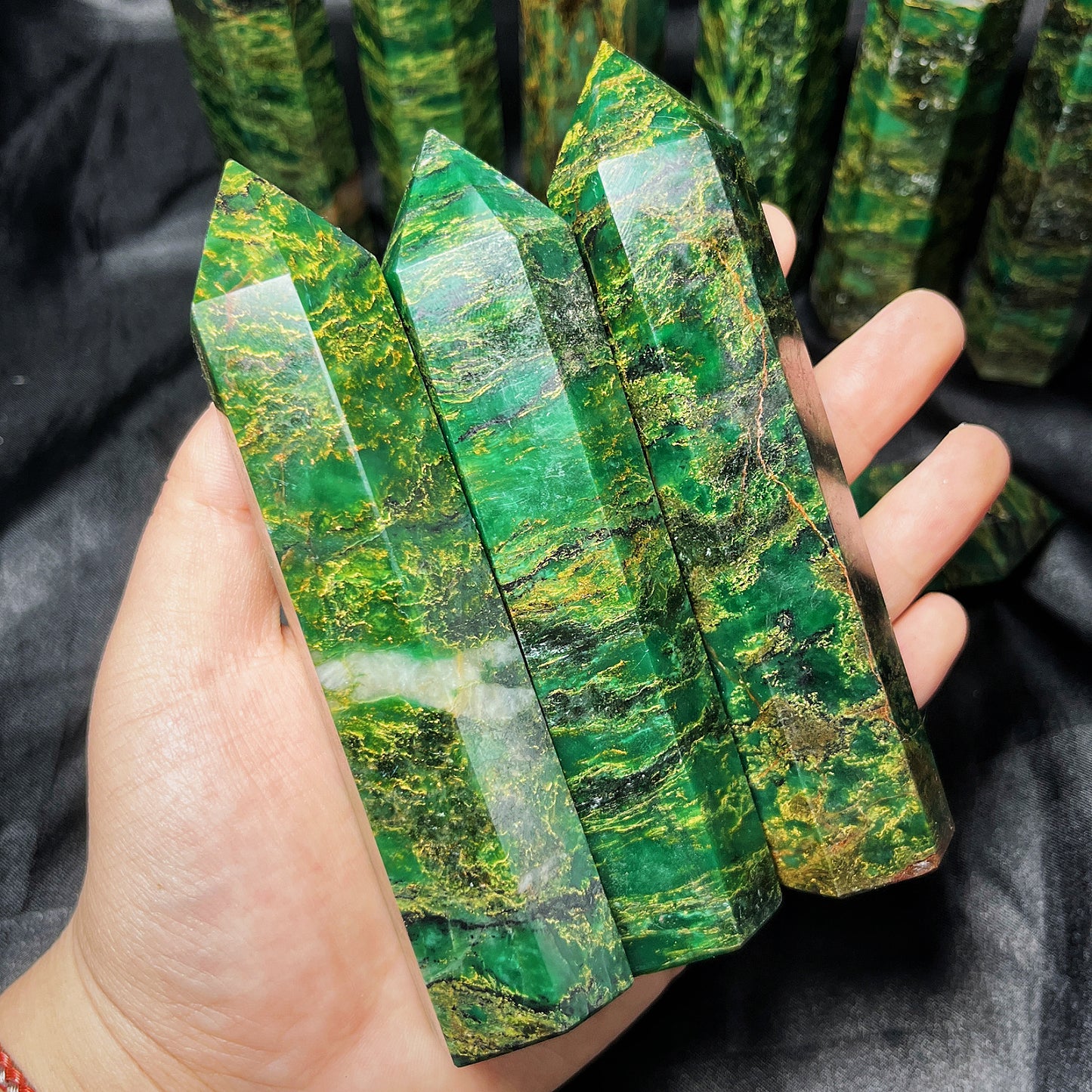 Natural Emerald single pointed pillar Heal ing Gemstone Home Decor