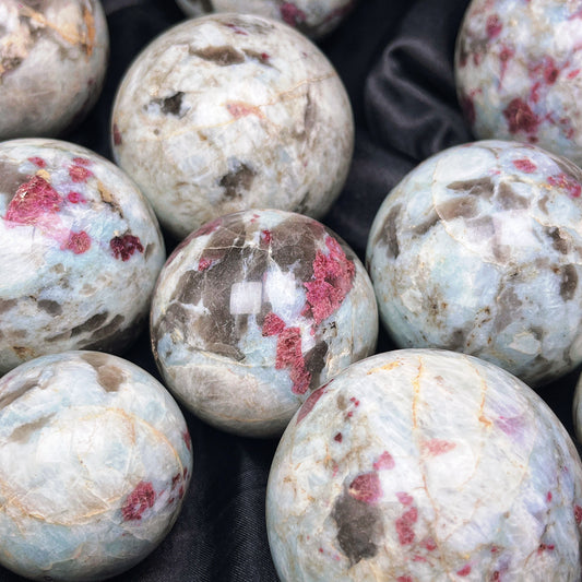 Natural Meiyun Stone Ball Heal ing Gemstone Home Decor