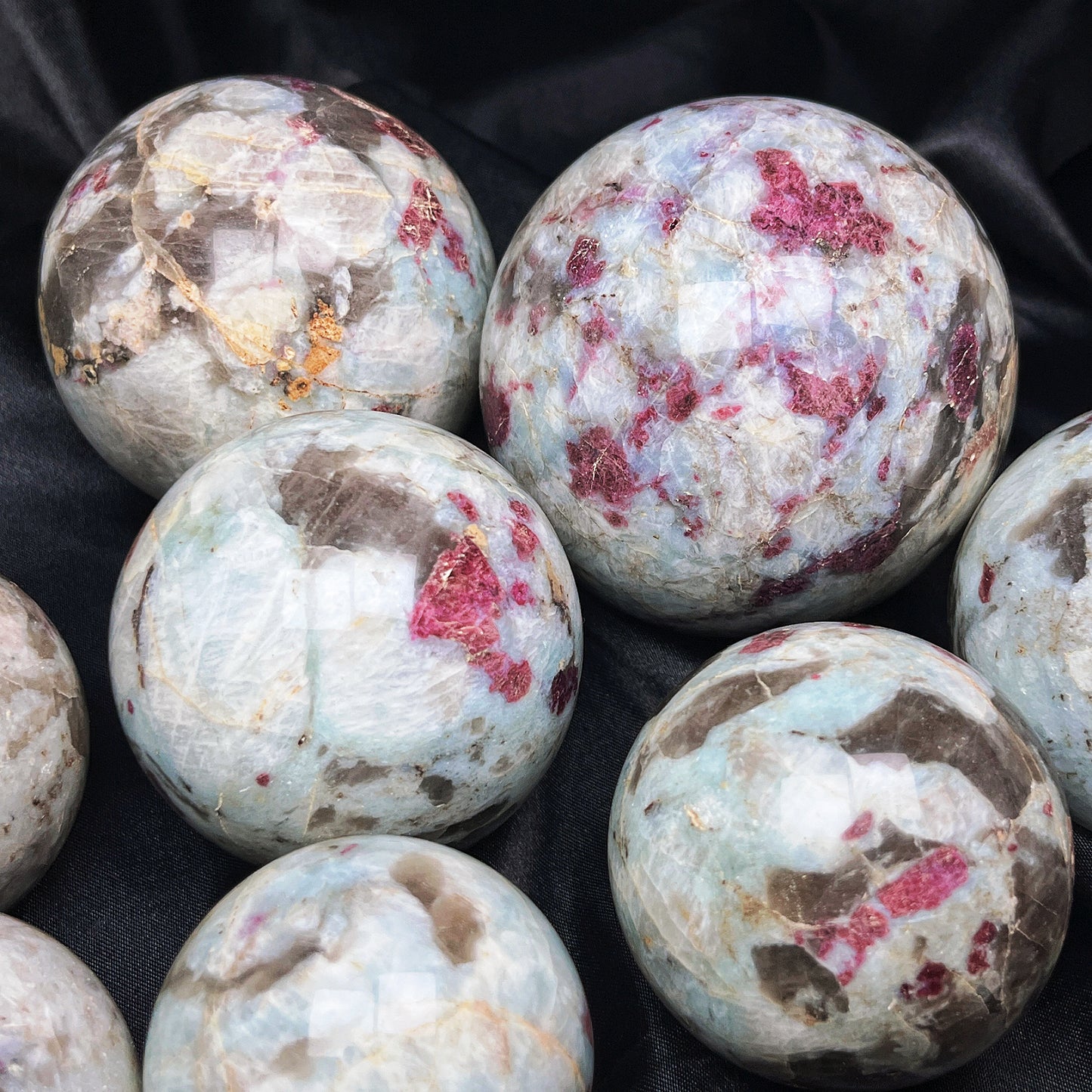 Natural Meiyun Stone Ball Heal ing Gemstone Home Decor
