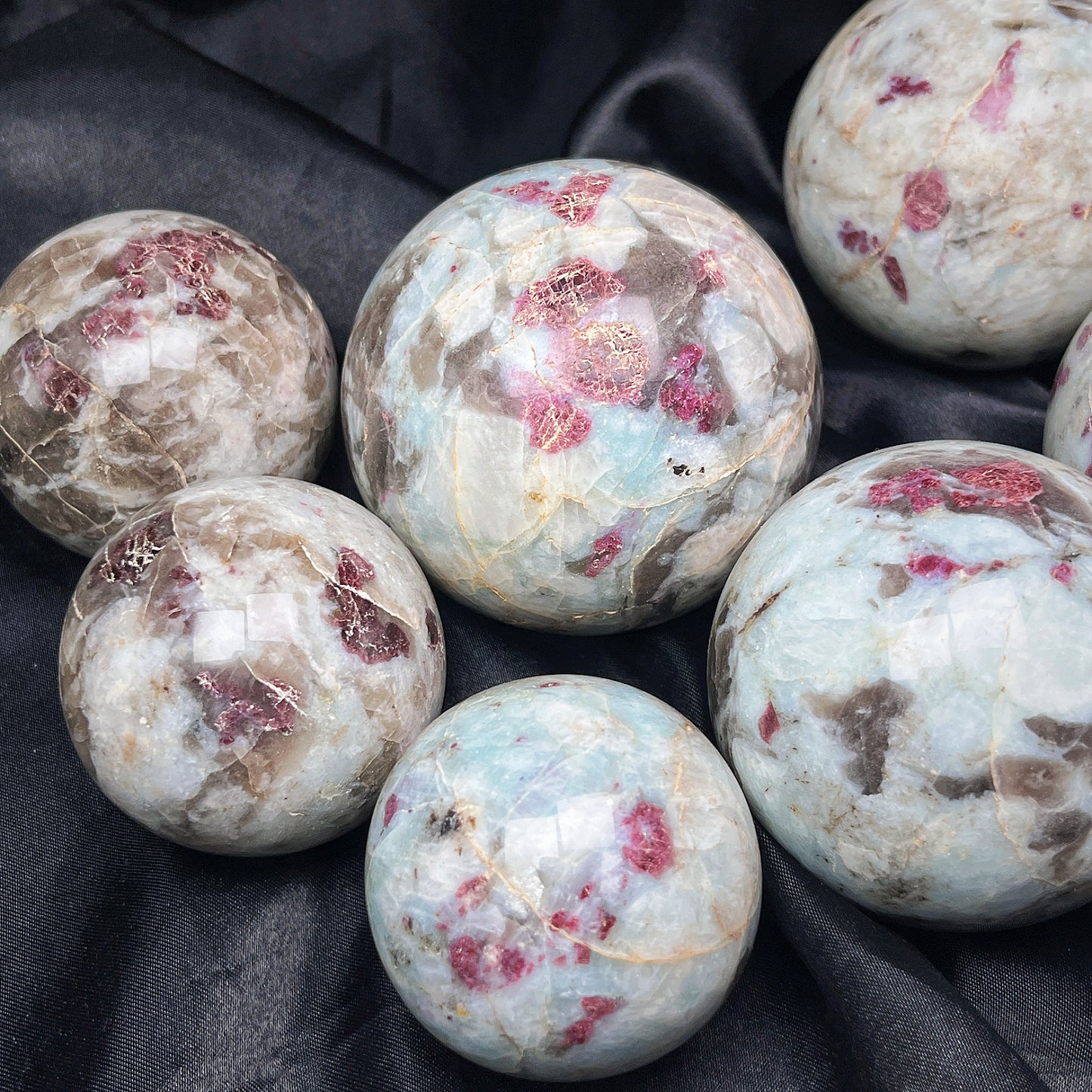 Natural Meiyun Stone Ball Heal ing Gemstone Home Decor