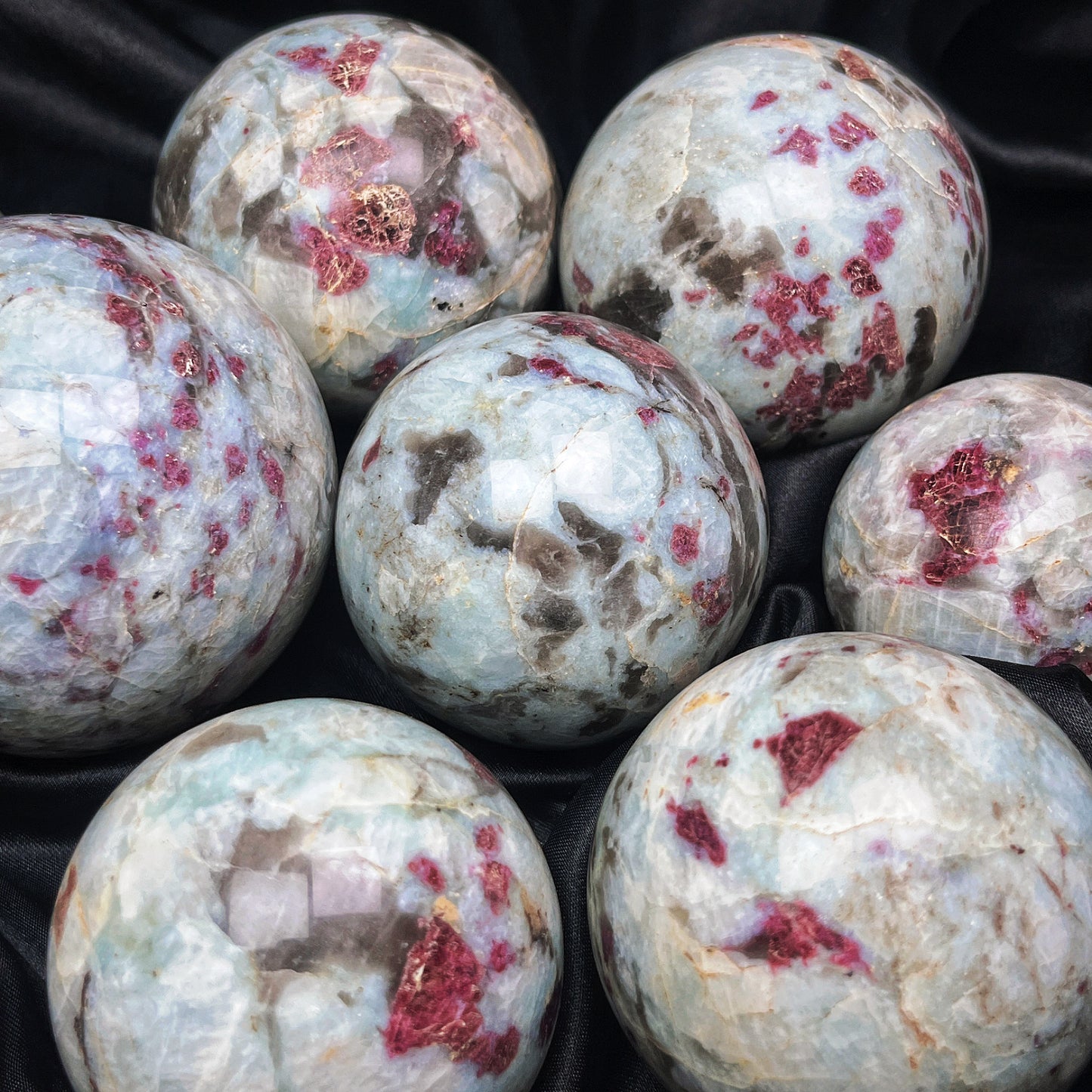Natural Meiyun Stone Ball Heal ing Gemstone Home Decor