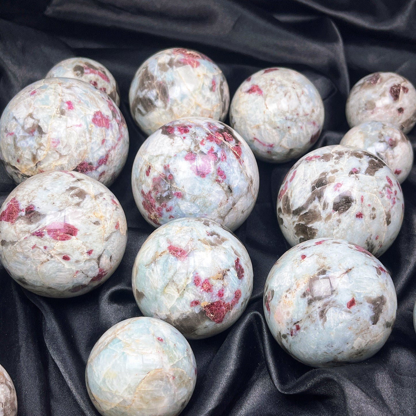 Natural Meiyun Stone Ball Heal ing Gemstone Home Decor