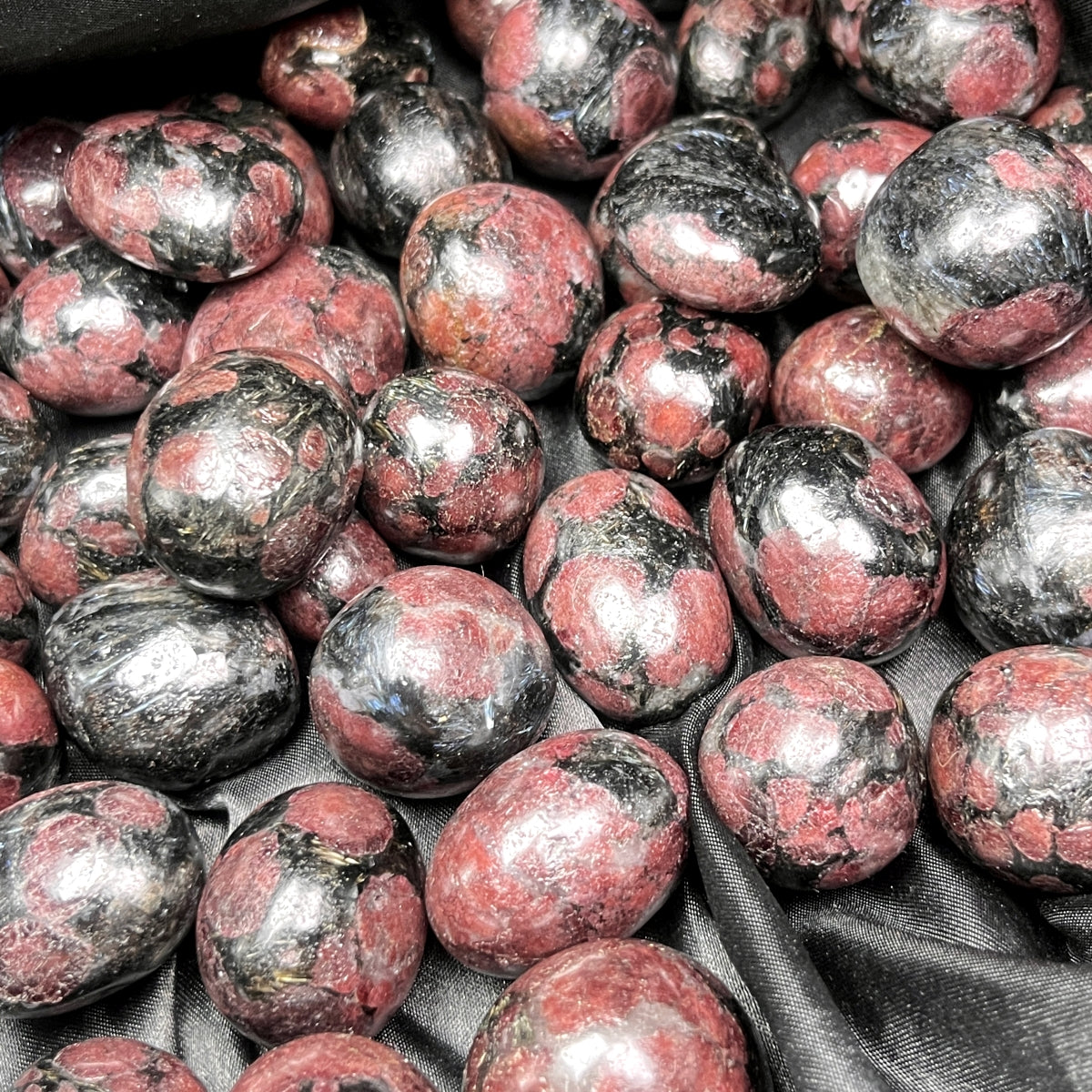 Natural Garnet Palm Stone Heal ing Gemstone Home Decor