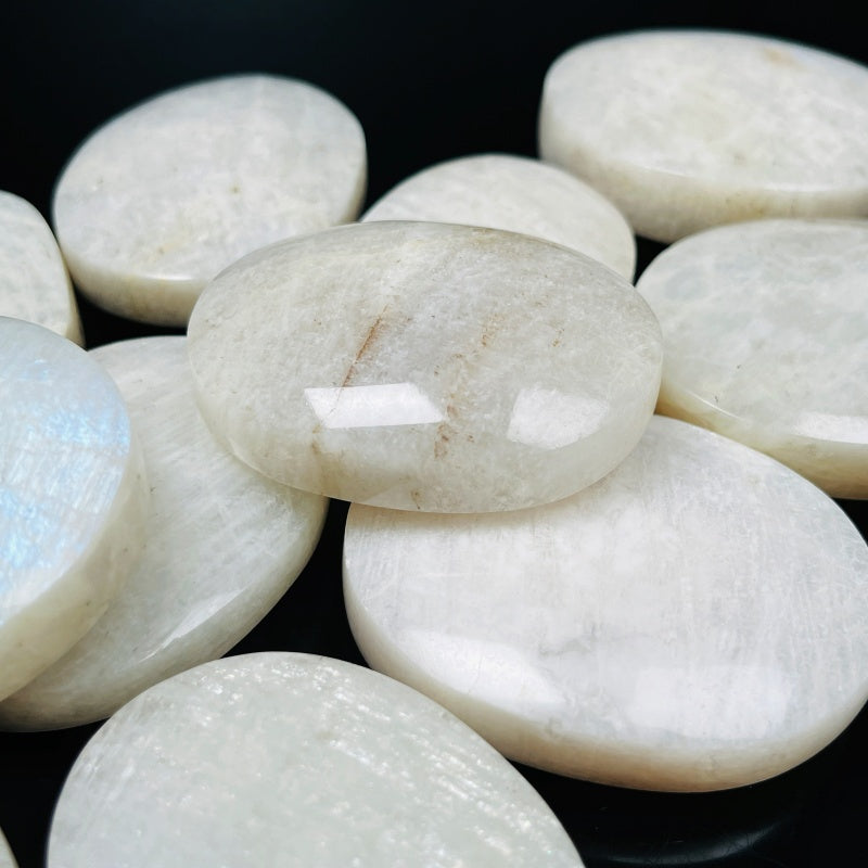 Natural Playing with Blue Light Moonstone Heal ing Gemstone Home Decor