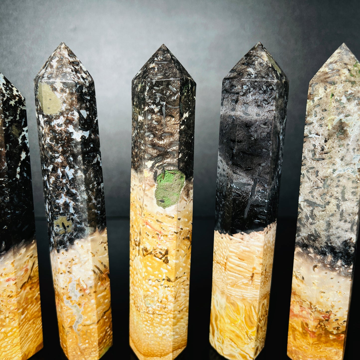 Natural  Palm tree single pointed pillar Heal ing Gemstone Home Decor