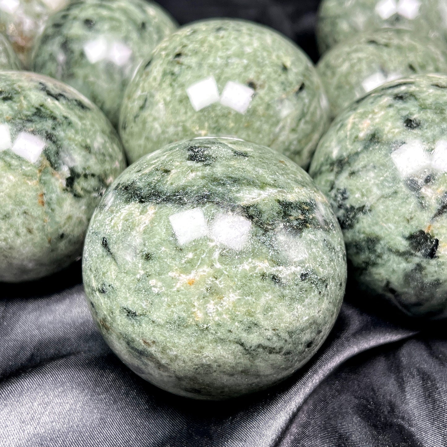 Natural Black patterned green agate ball Heal ing Gemstone Home Decor