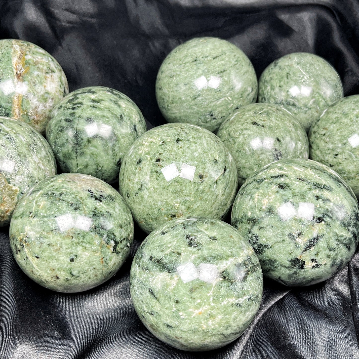 Natural Black patterned green agate ball Heal ing Gemstone Home Decor